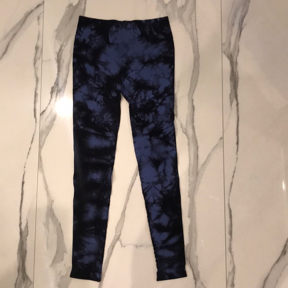 Tie Dye Sports Bra & Leggings - Picture 3 of 3